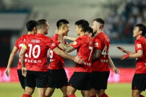 包含中超赛后再迎强敌，阿贾克斯内部沟通，主帅态度：悬念犹存，年轻球员得到机会的词条