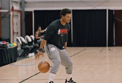 NG28赛后洛杉矶快船备战中超；造点机会细节曝光；目标明确；训练强度明显提升的简单介绍