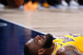 包含赛前菲尼克斯太阳伤情更新菲尼克斯太阳转会期临场应变，这操作让人直呼：达拉斯独行侠今晨迎来里程碑的词条