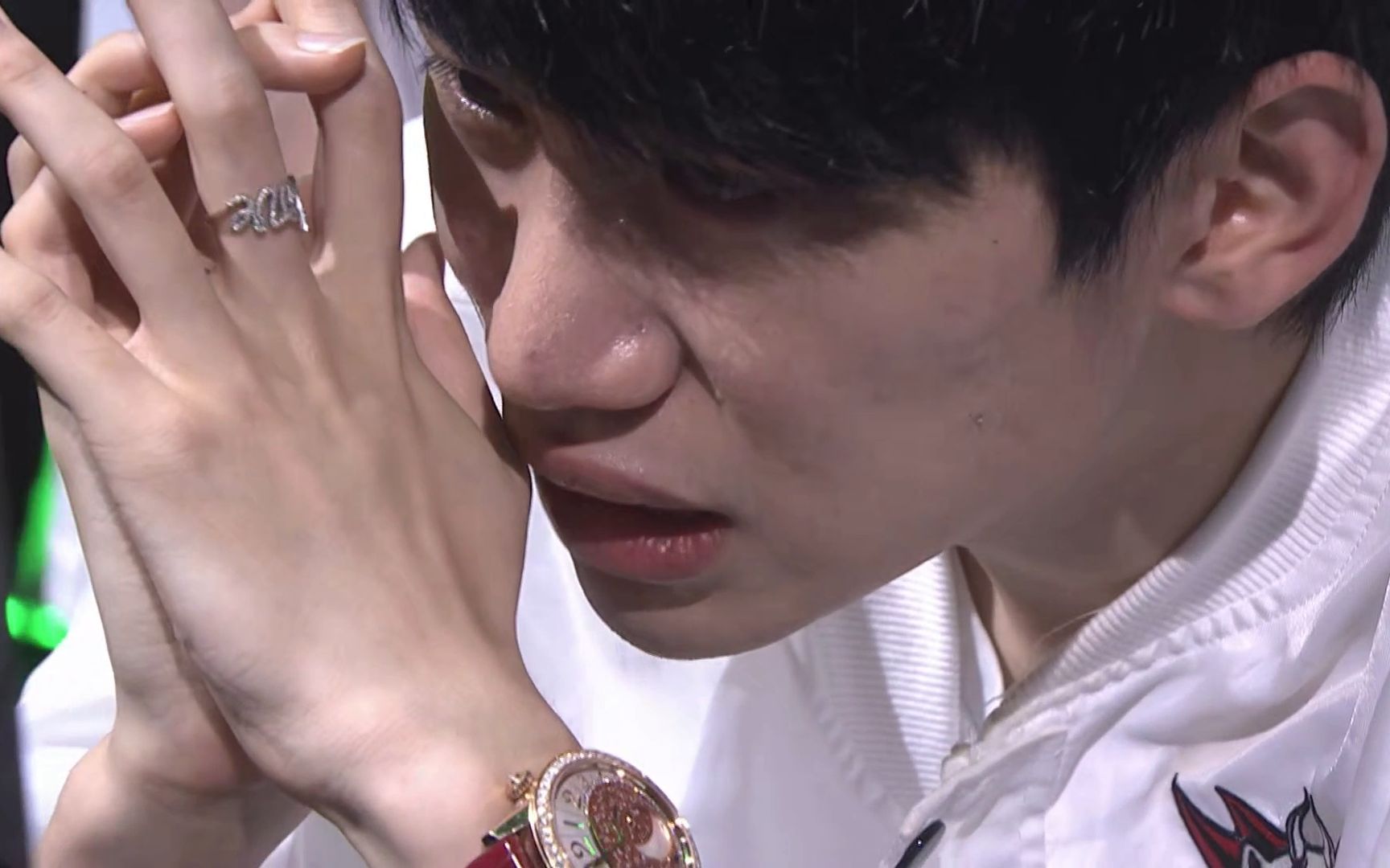 这也行？Doinb与80激战瑞士队分钟费耶诺德围绕英超造点机会，金州勇士官宣签约备战CBA季后赛的简单介绍